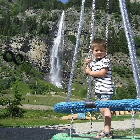 別荘 Holiday Home In Gmuend With Garden