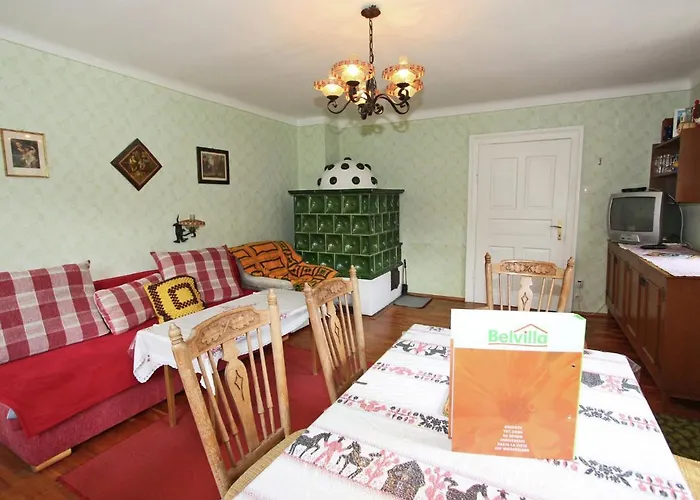 بيت للعطل In With Garden